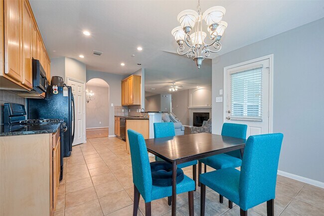 Building Photo - 1007 Casting Springs Way