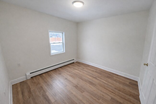 Building Photo - 1211 Pine St