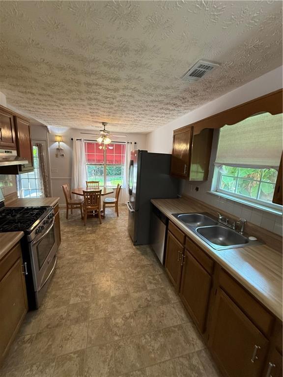 Building Photo - 3897 Saddlecreek Dr