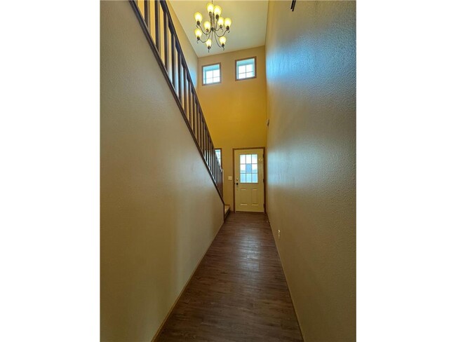 Building Photo - 109 Oriole Path