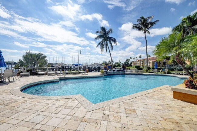 Building Photo - 107 Yacht Club Way