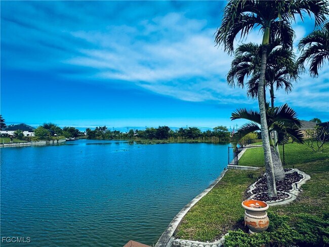 Building Photo - 1320 SE 6th Ave