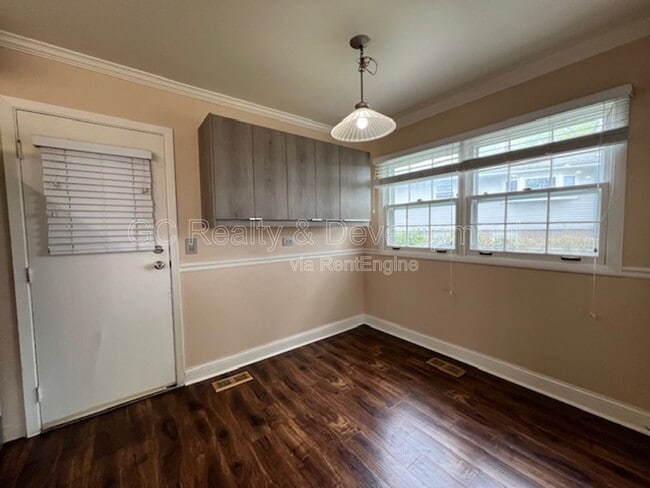 Building Photo - 1540 Edgefield Ln