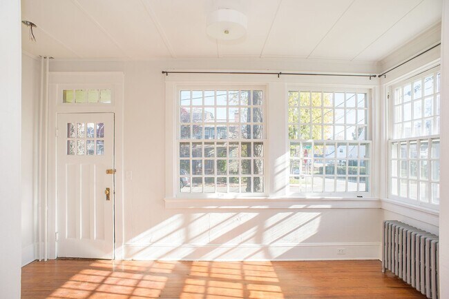 Building Photo - Coming Soon! Charming corner lot home for ...