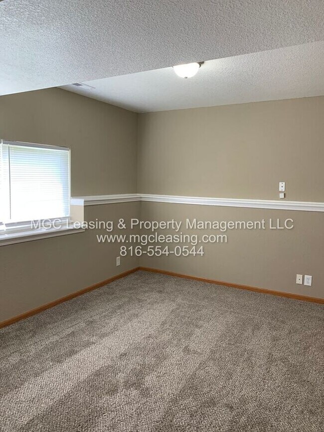 Building Photo - Charming Duplex in Pleasant Hill, MO – Your Perfect Home is Waiting for you to Tour Today!