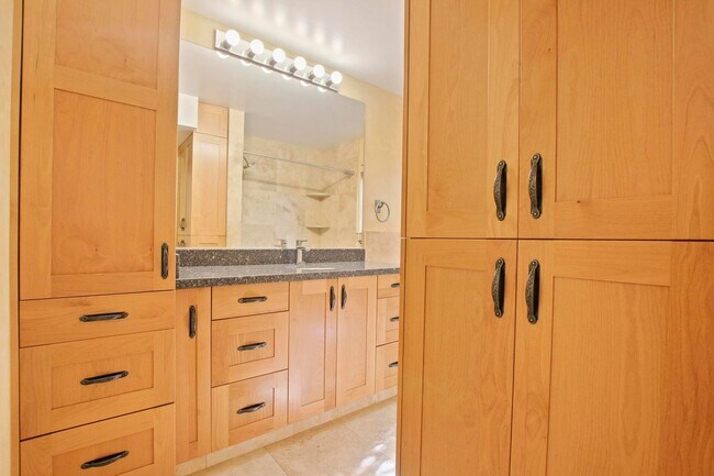 Building Photo - Gated community unfurnished home with spa & ocean views