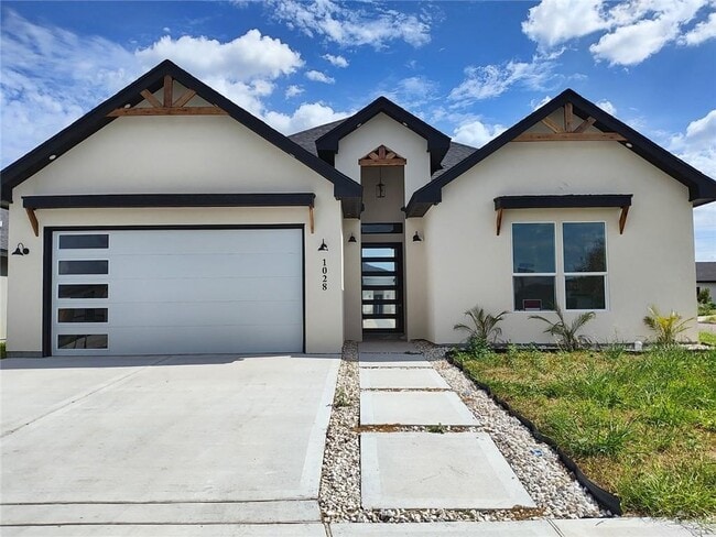 Primary Photo - 1028 W Ramses Ln