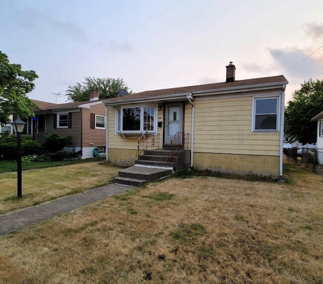 Building Photo - 2716 White Oak Ave