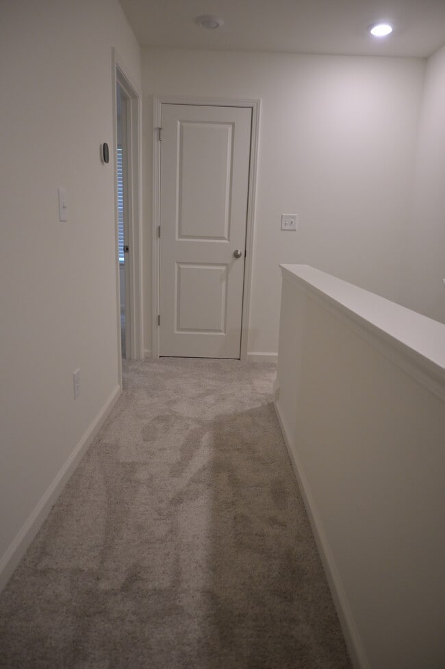 Building Photo - 3096 Spline Cir