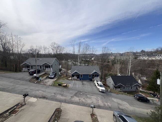 Building Photo - 1460 Bergamont St