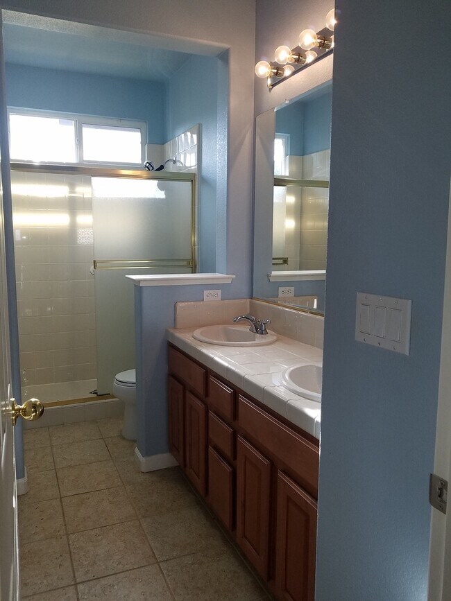 Building Photo - Action Properties R.E.S. Inc. Offering Beautiful Highland Park Single Story 3 Car, 4 Bedroom, Gar...