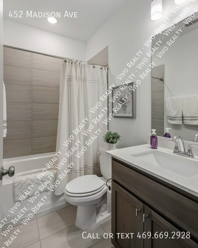 Building Photo - 452 Madison Ave