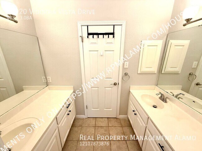 Building Photo - 12920 Vidorra Vista Dr