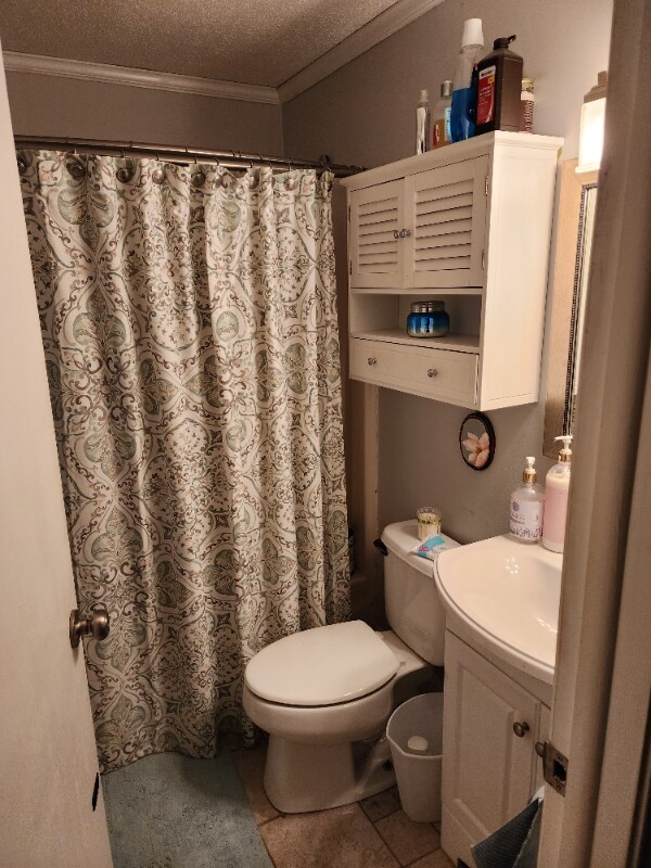 Building Photo - 220 Main St