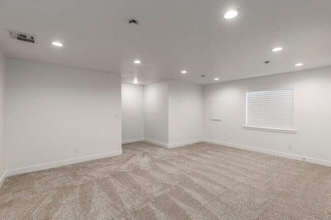 Building Photo - Convenient and Charming Heber City Town Ho...