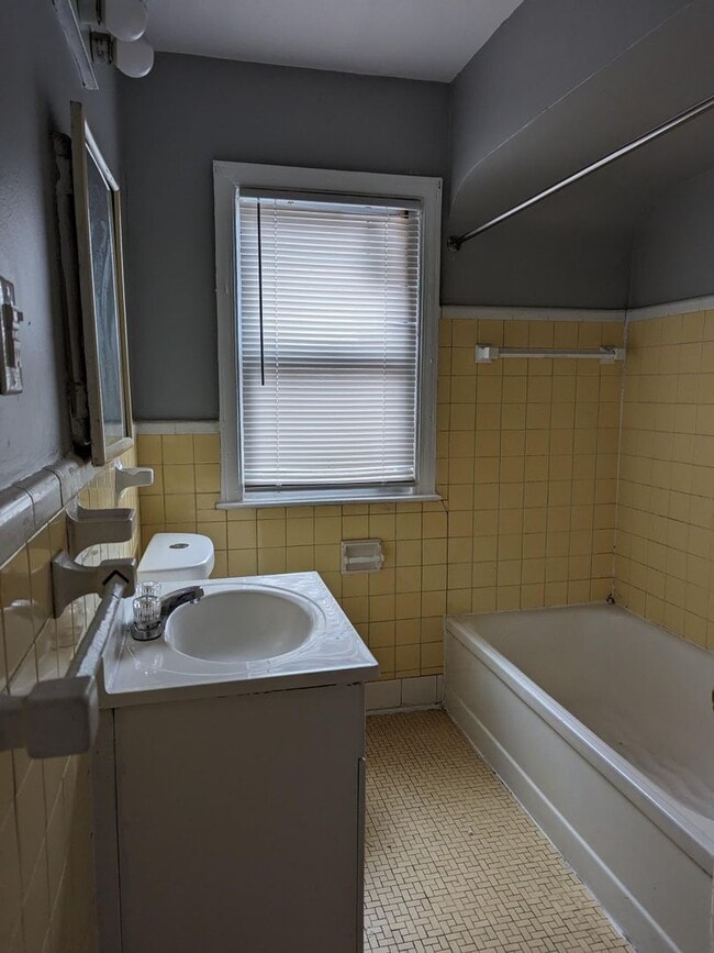 Building Photo - 12648 Mettetal St