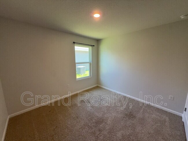 Building Photo - 5482 Peach Dr