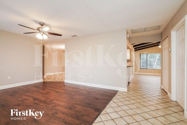 Building Photo - 21515 Beaverton Ave