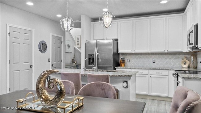Building Photo - 1320 Lara Cir