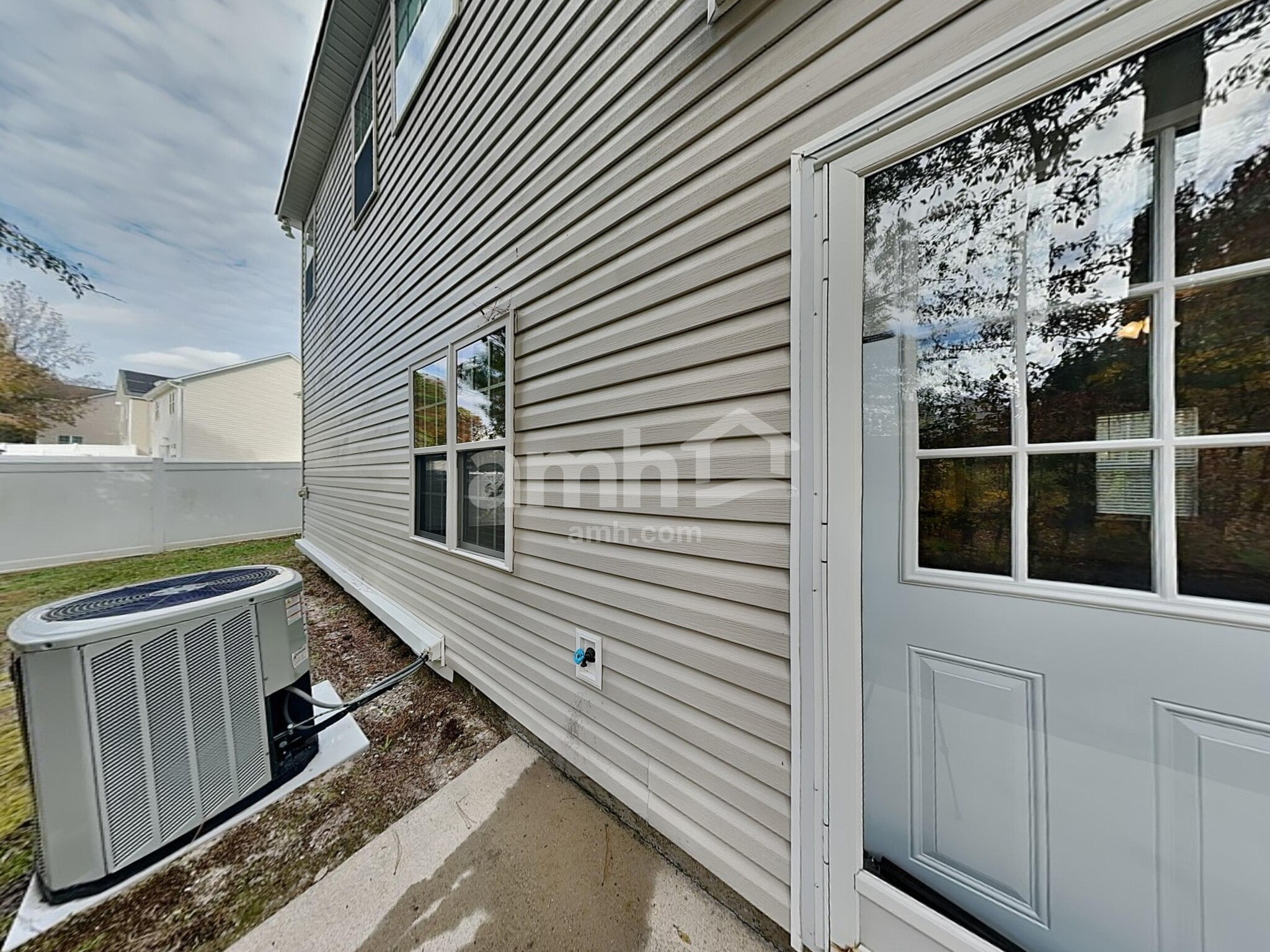 Building Photo - 3840 Pine Barren Ln