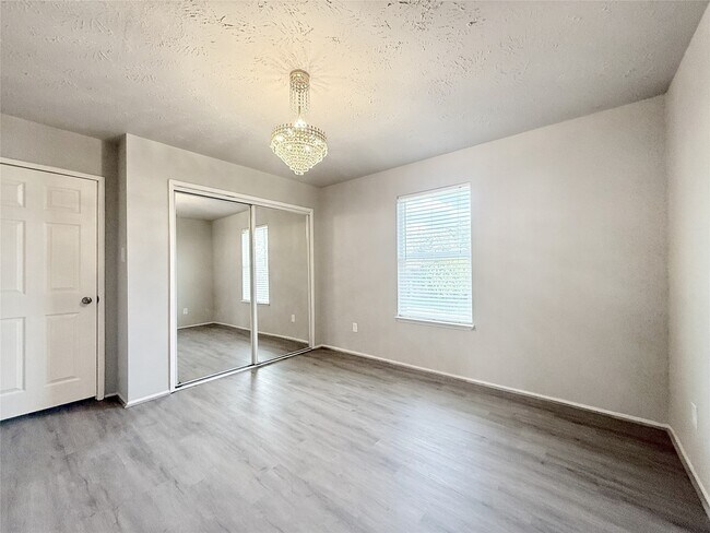 Building Photo - 12715 Middlesbrough Ln