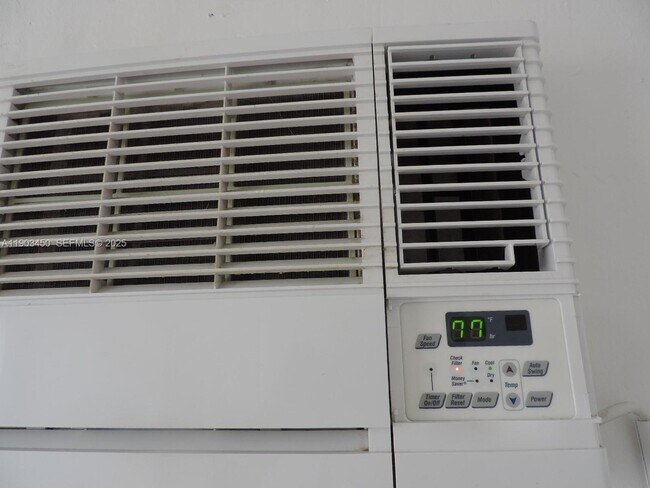 Building Photo - 1843 NW 19th St