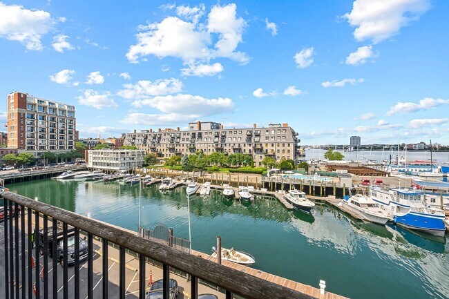 Building Photo - 51 Commercial Wharf W