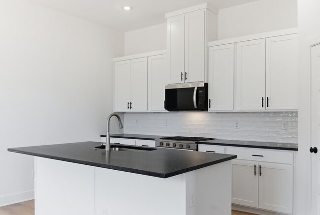 Building Photo - 1847 E Fiji St