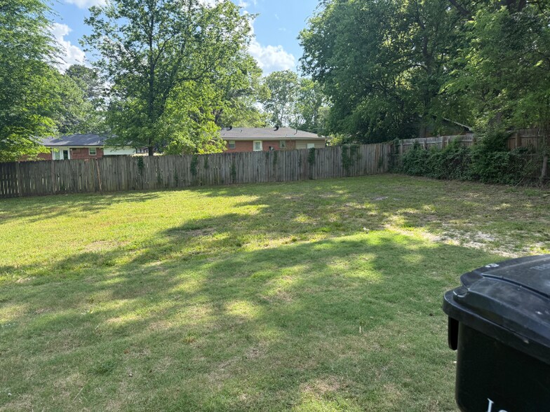 Building Photo - 1002 Glencrest Ln