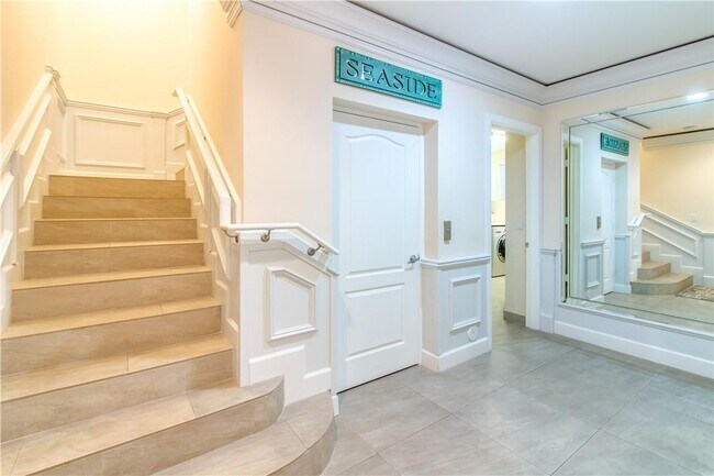 Building Photo - 340 Elm St