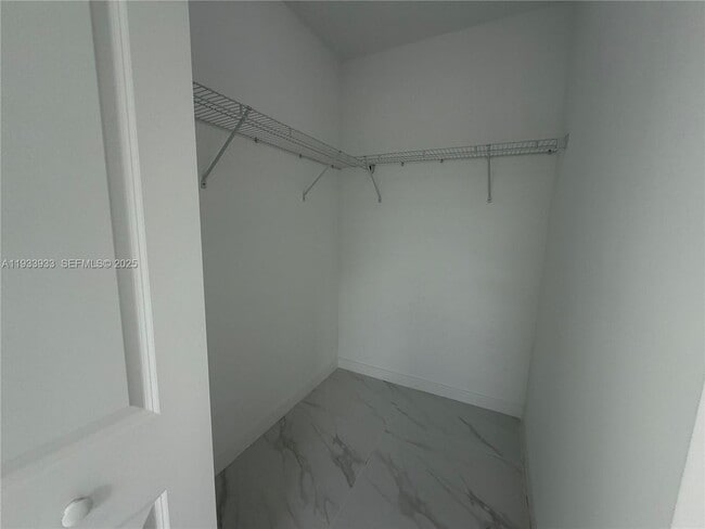 Building Photo - 2310 E 4th Ave