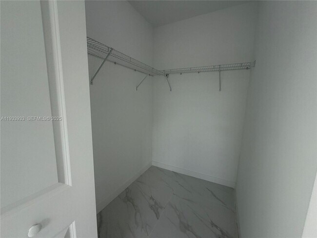 Building Photo - 2312 E 4th Ave