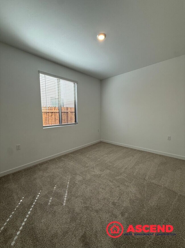 Building Photo - Be the very first resident to enjoy this stunning, newly built single story home.