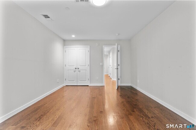Building Photo - 95 Harbour Close