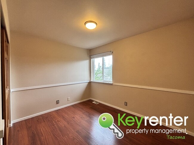 Building Photo - Spacious 5-Bedroom Home in Secluded Cul-De...