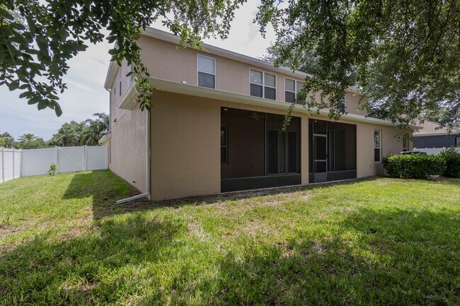 Building Photo - BEAUTIFUL 5 Bedroom/4 Bath Home Located in...