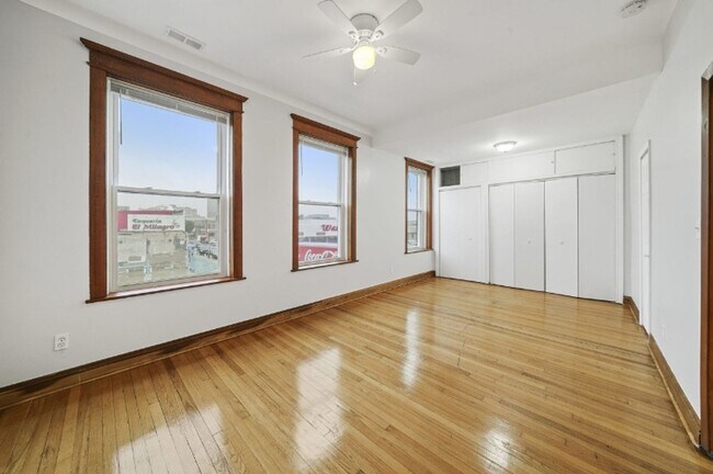 Building Photo - 3120 W 26th St