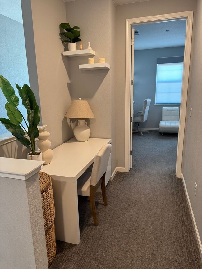 Building Photo - 4 Bed 3 Bath 2 Car Garage