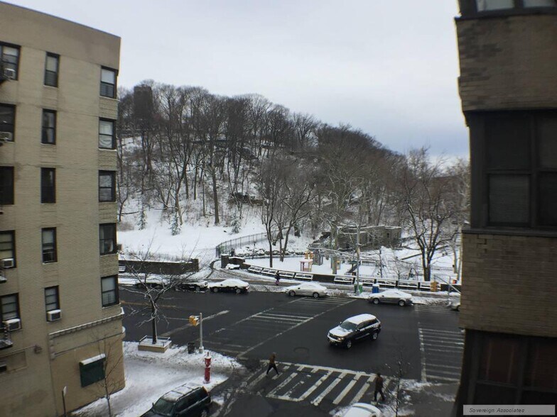 Building Photo - 105 Arden St