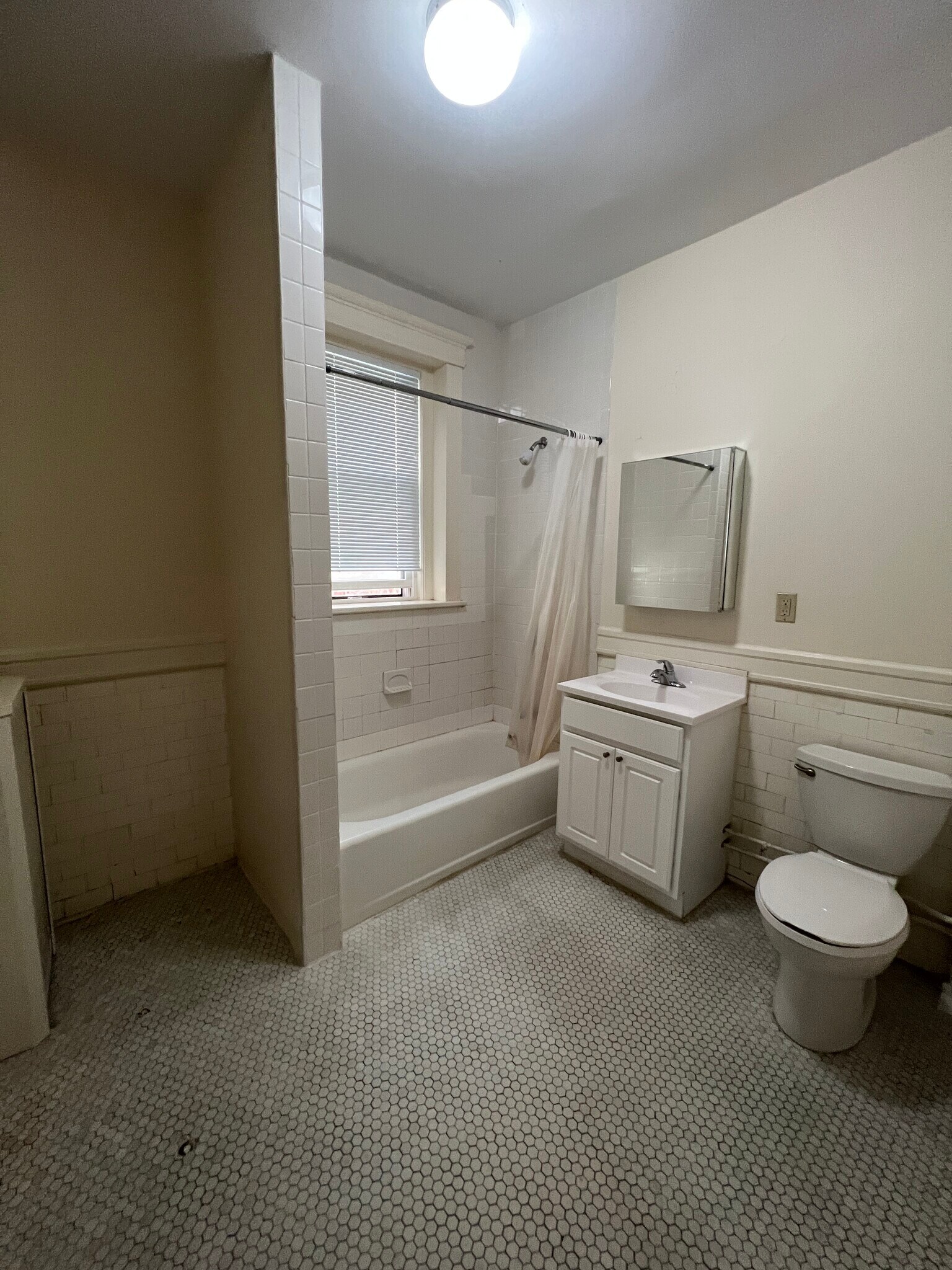 Building Photo - 73 Longwood Ave