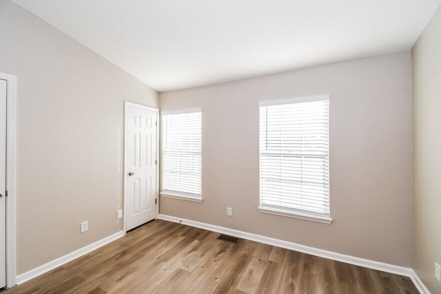 Building Photo - 3587 Lone Tree Ln