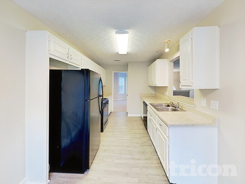 Building Photo - 11728 Spring Lake Way