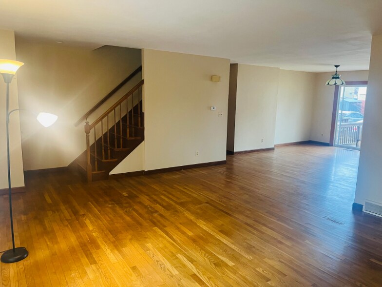 Building Photo - 7 Bryson Ave