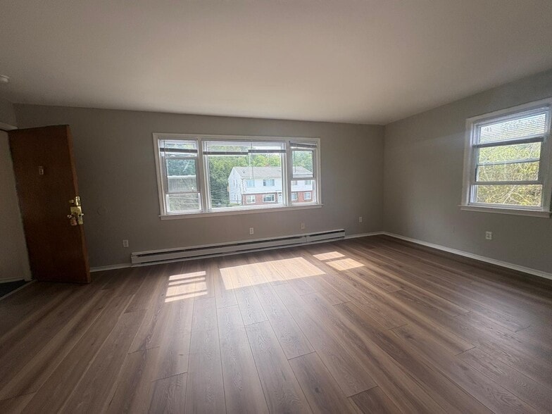 Building Photo - 220 Glen Haven Rd