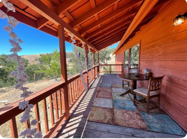 Building Photo - 539 Hatfield Dr