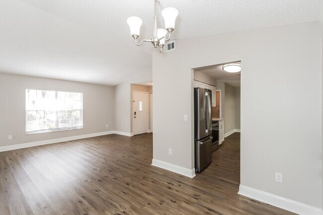 Building Photo - 14515 Wessex St