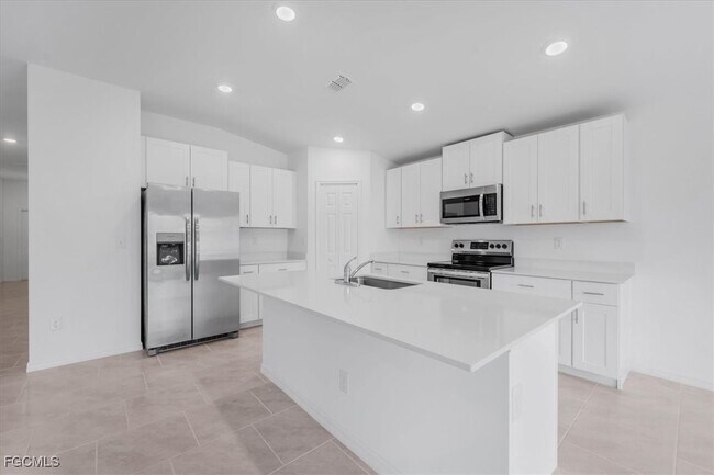 Building Photo - 4138 E Gator Cir