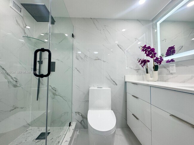 Building Photo - 3800 S Ocean Dr