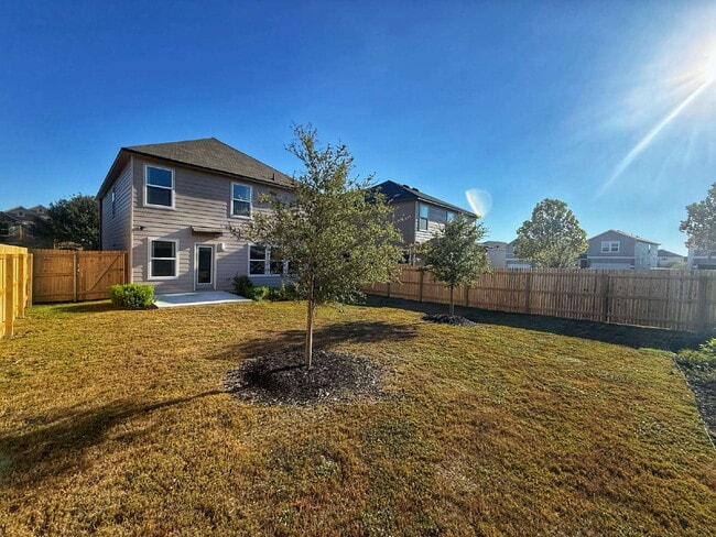 Building Photo - Immaculate Two Story Home in Legend Point Just Minutes from IH-35, shopping and area school!