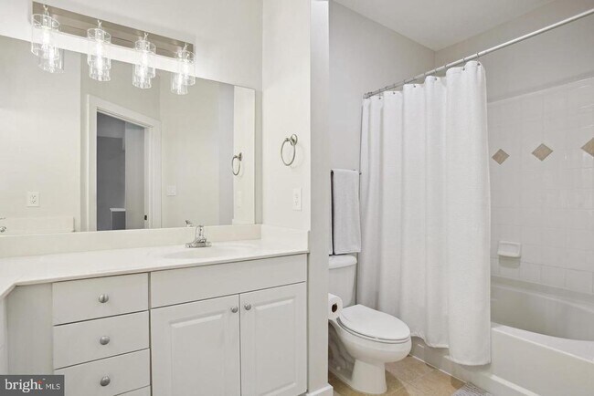 Building Photo - 501 Sunset Terrace
